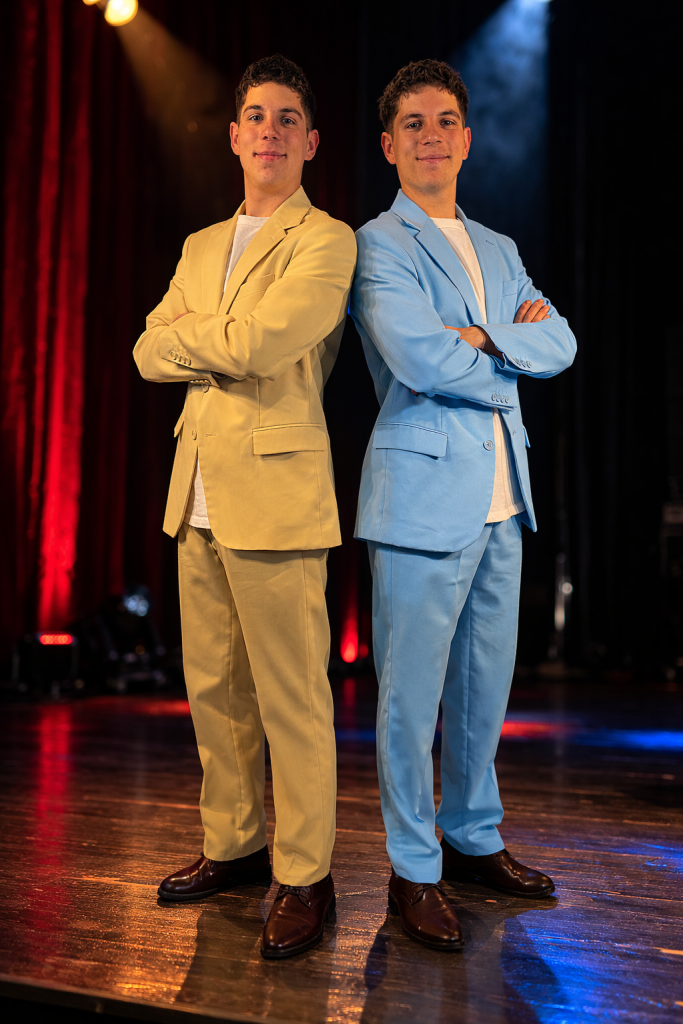 Zauberer Merlin und Benito auf einer Bühne in Leipzig